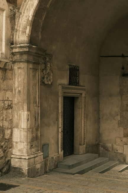 Mysterious Wawel Cathedral and Wawel Courtyard Guided Tour - Who Will Love This Tour?