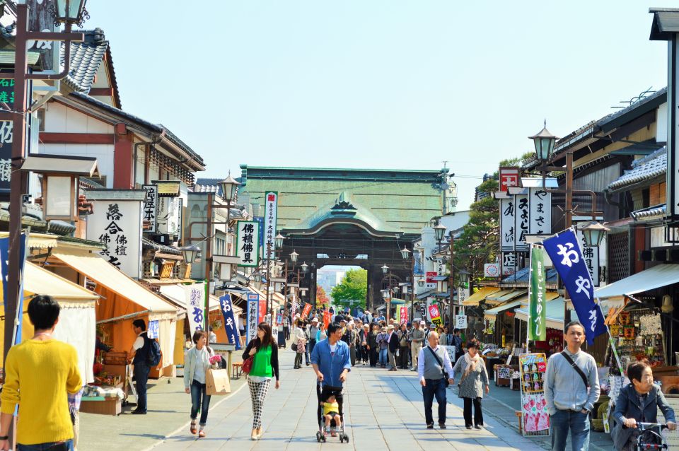 Nagano: Snow Monkeys, Zenkoji Temple & Sake Day Trip - Nagano Cuisine and Sake