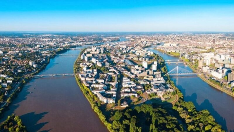 Nantes : Must-see Attractions Walking Tour - Experience Highlights
