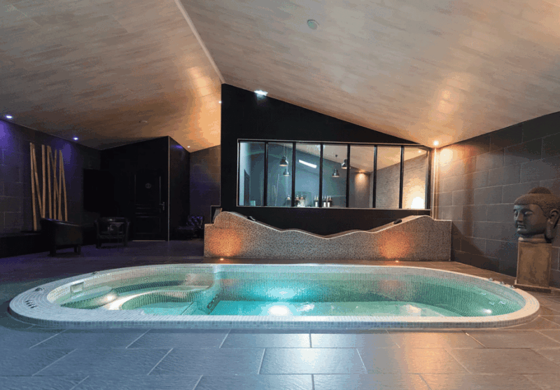 Nantes - Noirmoutier: Romantic Stay - Transportation and Pickup