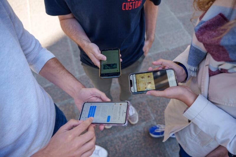 Nantes: Outdoor Escape Game - Musketeers - Teamwork and Problem-Solving