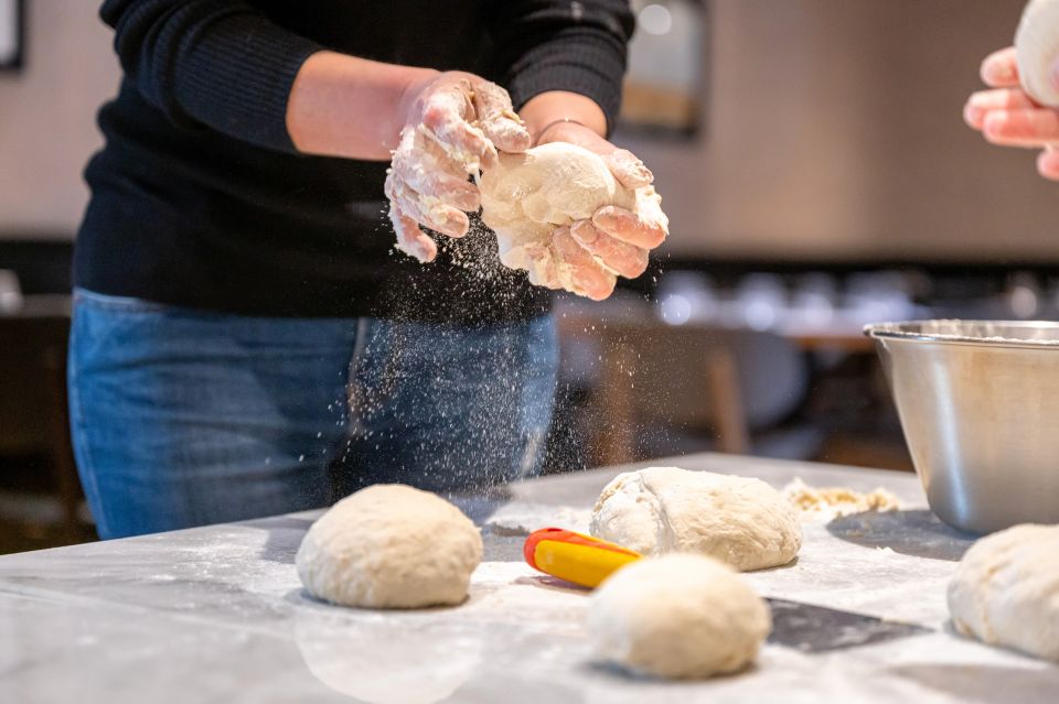 Naples: Authentic Neapolitan Pizza Making Class - Key Points