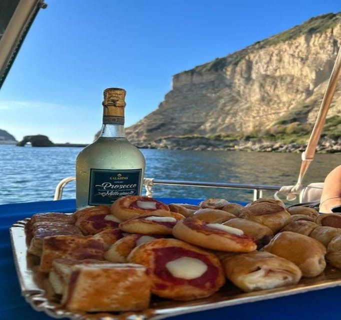 Naples: Bay of Naples Sunset Experience with Prosecco - A Closer Look at the Sunset Experience