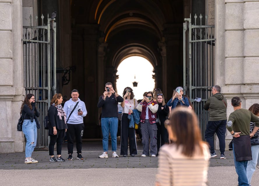 Naples: Caserta Royal Palace Guided Tour with Transfers - Free Time to Explore Gardens and Shop  