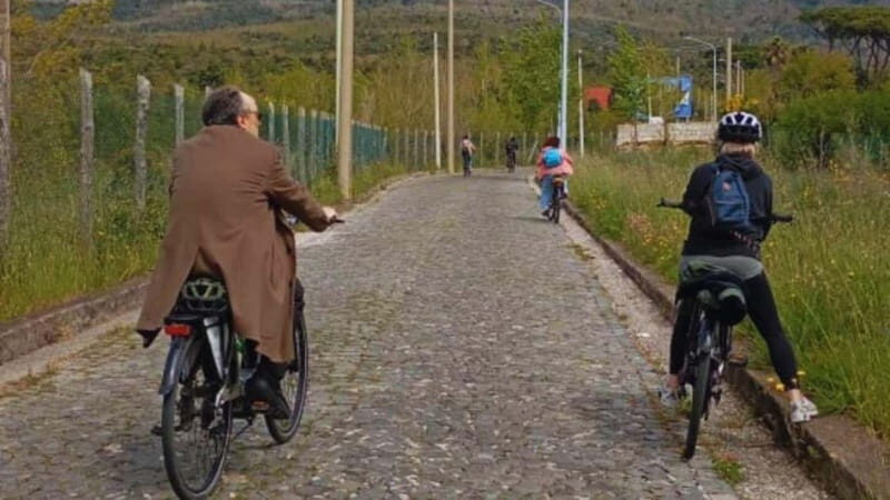 Naples: e-bike rental on Mount Vesuvius with crater access - FAQs