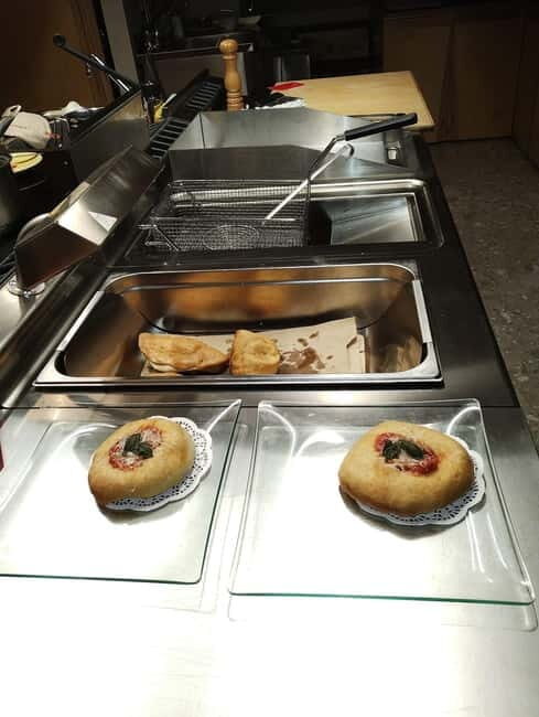 Naples: "fried pizza" workshop and tasting in front of Vesuvius - The Tasting and View