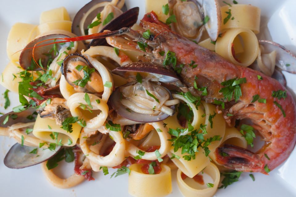 Naples: Market & Lunch or Dinner at a Locals Home - Highlights of the Experience