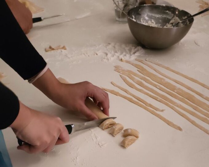 Naples: Pasta Making Class With Starter and Drink - Preparing for the Pasta Making Class
