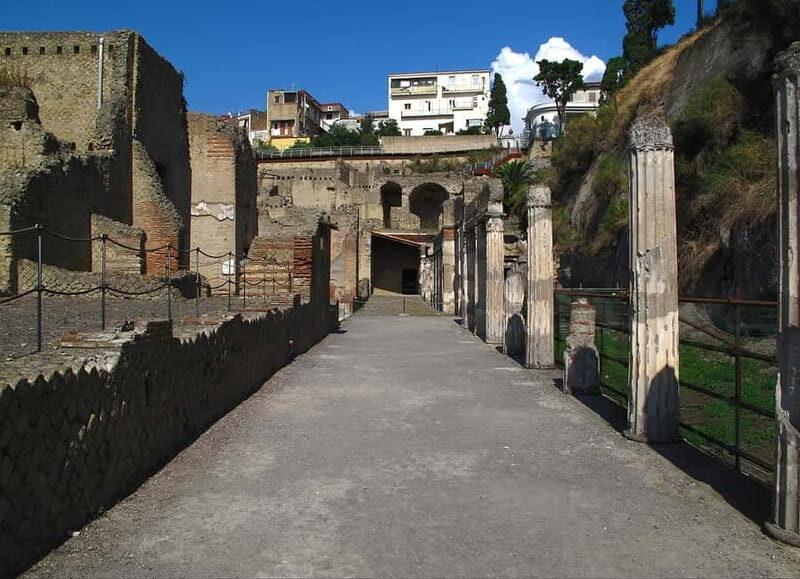 Naples: Pompeii & Herculaneum Tour w/Lunch and Wine Tasting - Herculaneum: A Smaller, Intimate Site
