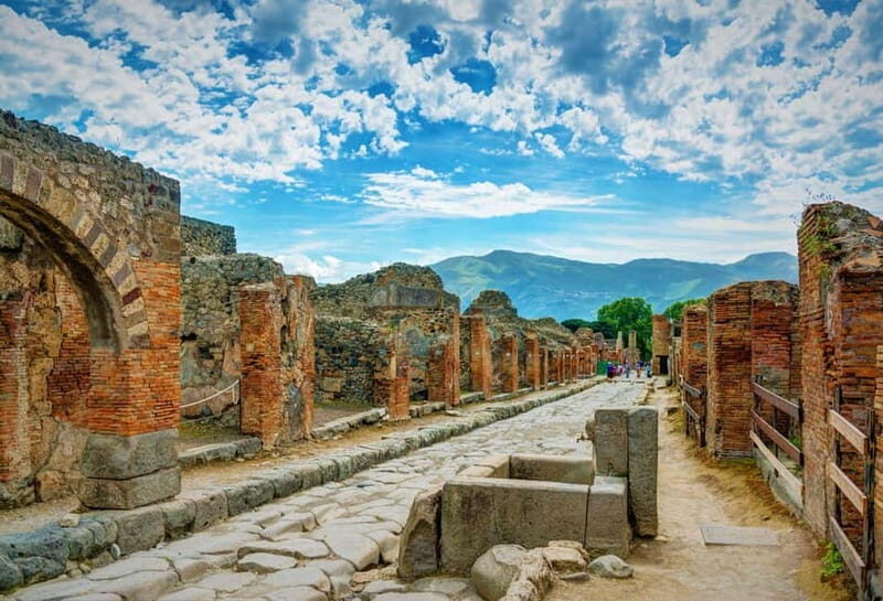 Naples: Pompeii, Mt.Vesuvius and Wine Tasting:  Deluxe Tour - Summary