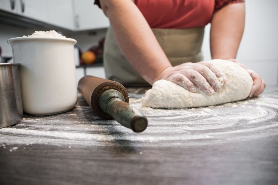 Naples: Premium Pizza-Making Class at a Pizzeria - Key Points
