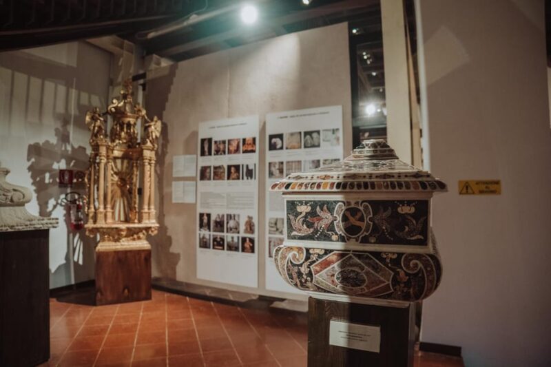 Naples: Santa Chiara Cloister Guided Group Tour - Visitor Guidelines