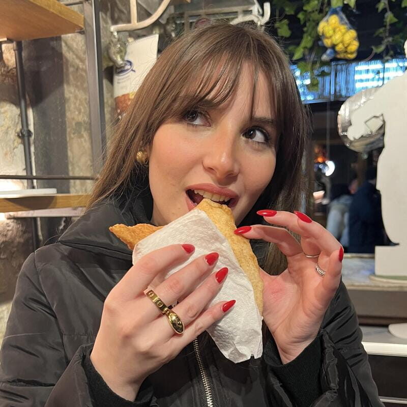 Naples: Street Food Walking Tour with Local Guide - How Does It Compare to Similar Experiences?