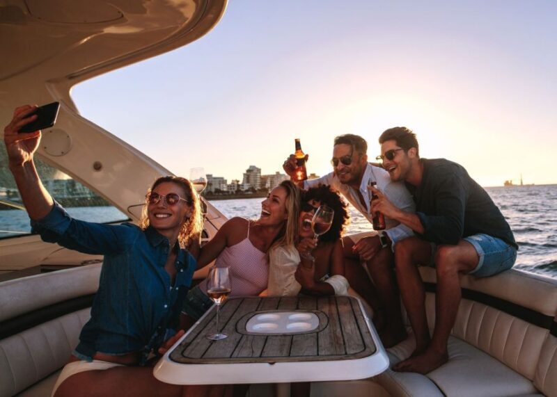 Naples: Sunset Cruise Naples Bay - The Magic of Sunset and Photo Moments