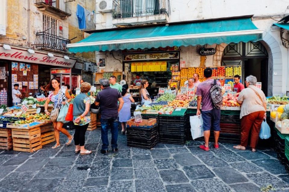 Naples: The Spanish Quarters, Street Art and Local Market - Discovering Naples Street Art