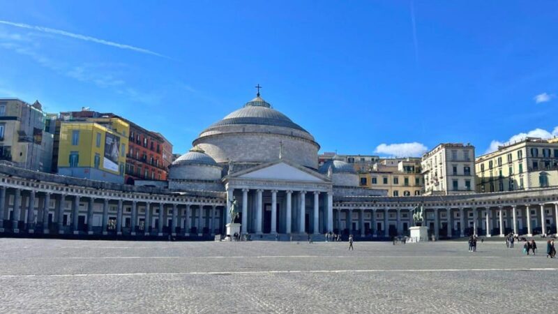 Naples: tour between Maschio Angioino and Plebiscito square - FAQs