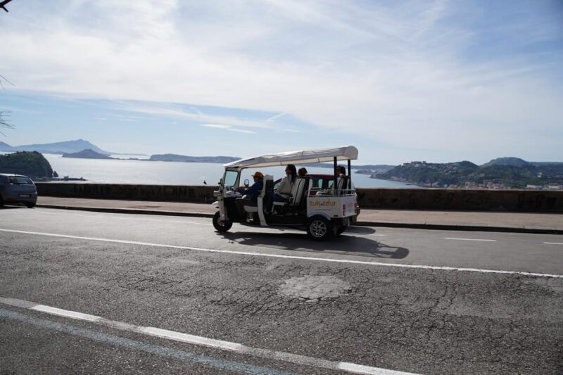 Naples Tuk Tuk Experience: Panoramas and Vineyards. - A Closer Look at the Naples Tuk Tuk Experience