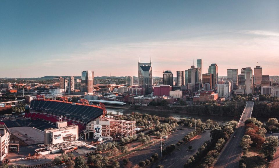 Nashville Rhythms: A Stroll Through Music and History - Discovering Country Music Heritage