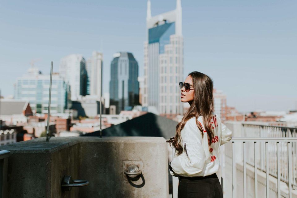 Nashville Rhythms: A Stroll Through Music and History - A Journey Through Nashvilles Past