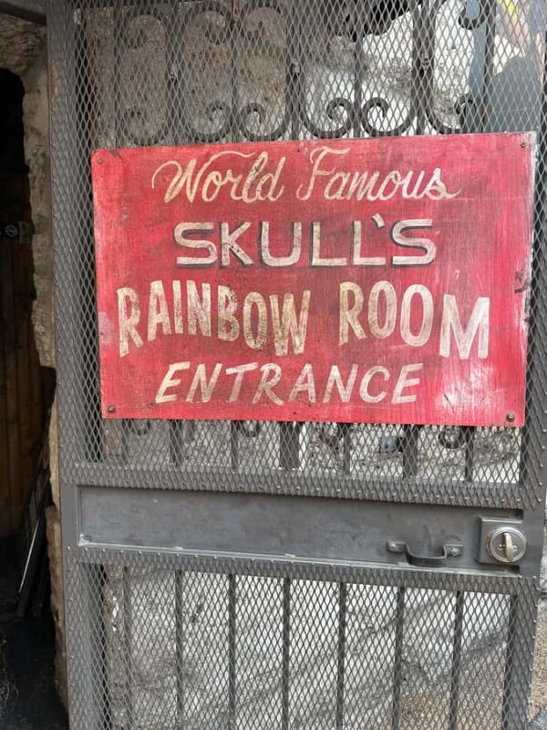 Nashville: True Crime Walking Tour from Mr. E's Crimecast - An In-Depth Look at the Nashville True Crime Tour