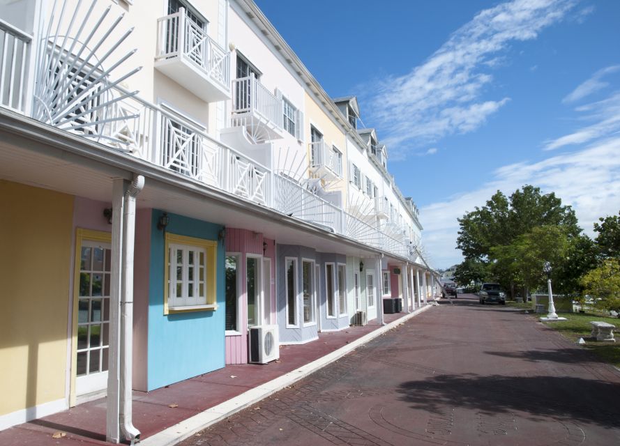 Nassau: E-Scooter Tour With Food Tasting and Local Drinks - Tour Requirements and Suitability