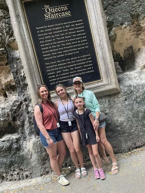 Nassau: Electric Bus Tour with Food & Drink Samples - Key Points