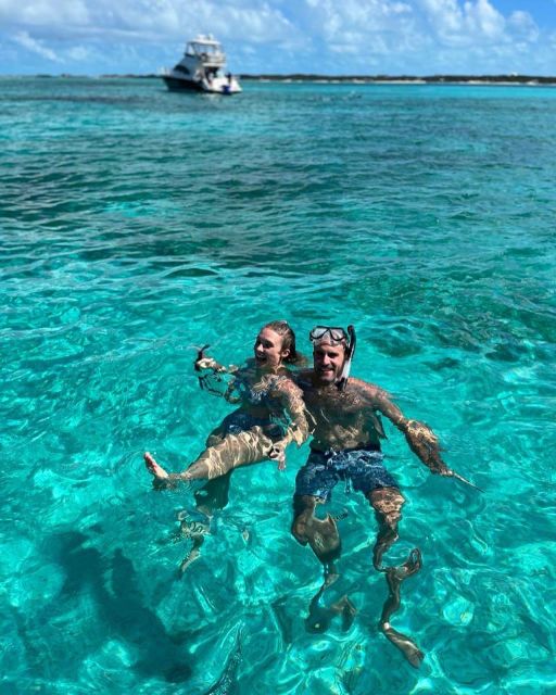 Nassau: Reef Snorkeling, Turtles, Lunch & Private Beach Club - Observing Turtles at Green Cays