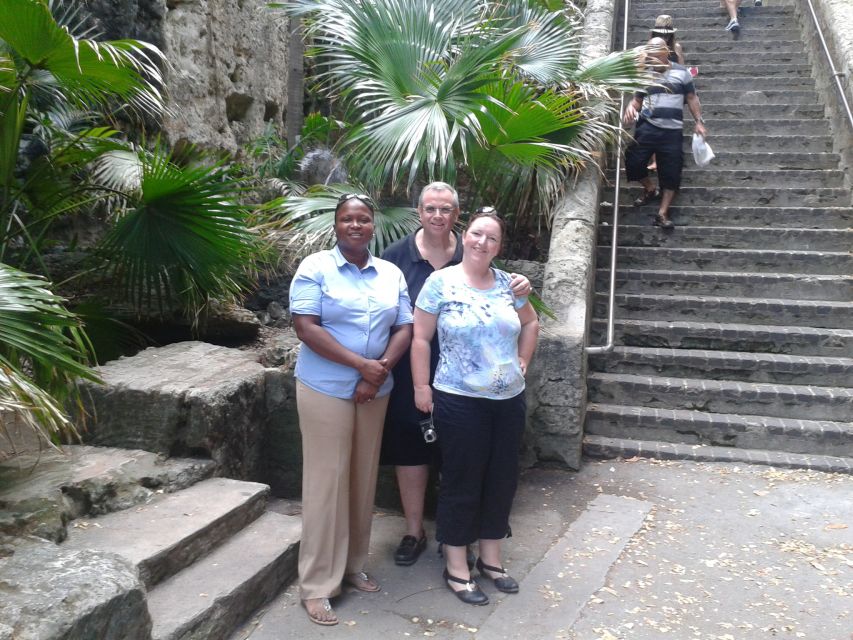 Nassau Sightseeing Bus Tour - Key Points