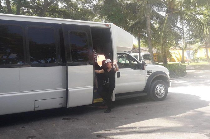 Nassau Transportation - The Experience and What to Expect