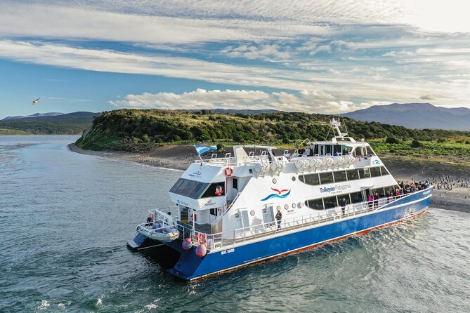 Navigation to the Penguins Island - USHUAIA - Beagle Channel - Health and Safety Information