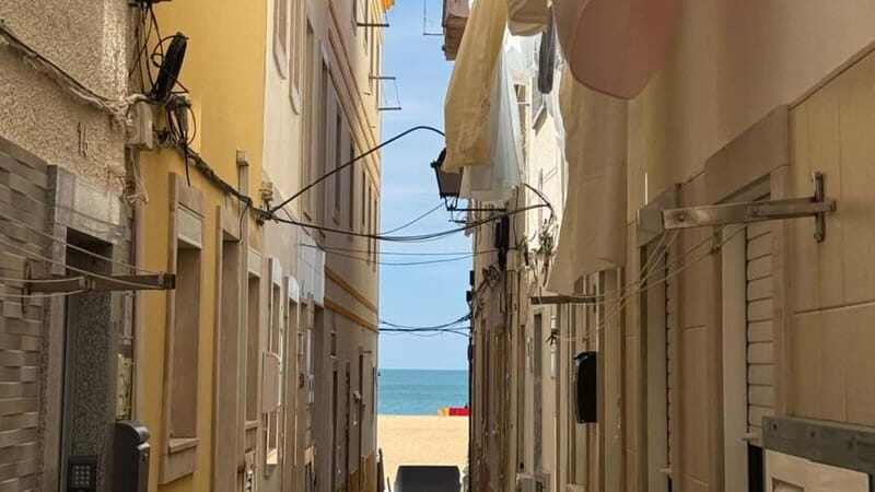 Nazaré in depth: History, panoramas, and flavors - Discovering Legends and Local Treasures