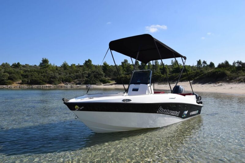Nea Fokea: Boat Renal without License - Who Is This Experience Best For?
