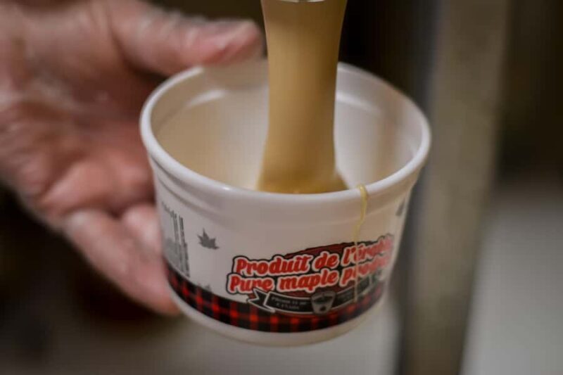 Near Tadoussac: Guided sugar shack tour & product tasting - Key Points