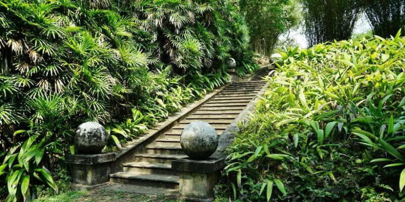 Negombo/Colombo: Bawa's Estate & Brief Garden Private Tour - Key Points