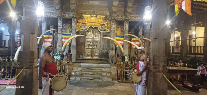 Negombo: Pinnawala & Kandy Day Tour With Tea Factory - Temple of the Sacred Tooth Relic