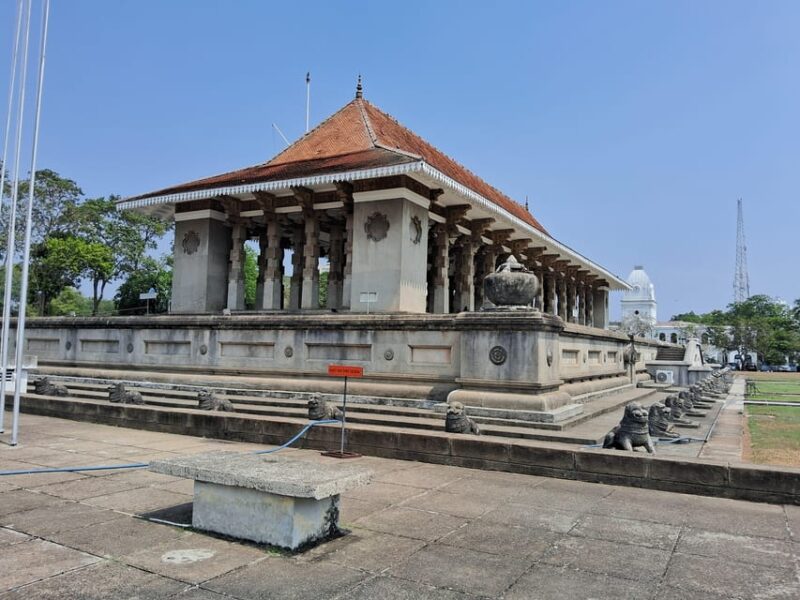 Negombo to Colombo City Tour by Tuk Tuk With Pickup - Included Services
