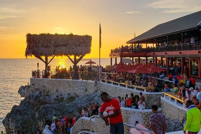 Negril 7 Mile Beach and Rick's Cafe Tour From Montego Bay Jamaica - Who Should Consider This Tour?