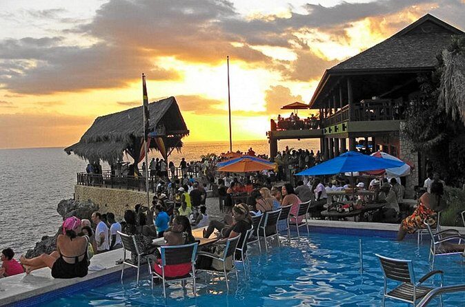 Negril 7 Miles Beach, Ricks Cafe and Shopping - Discovering the Best of Negril in One Day