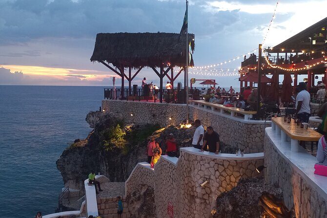 Negril 7 Miles White Sand Beach and Rick's Cafe from Montago Bay - Key Points