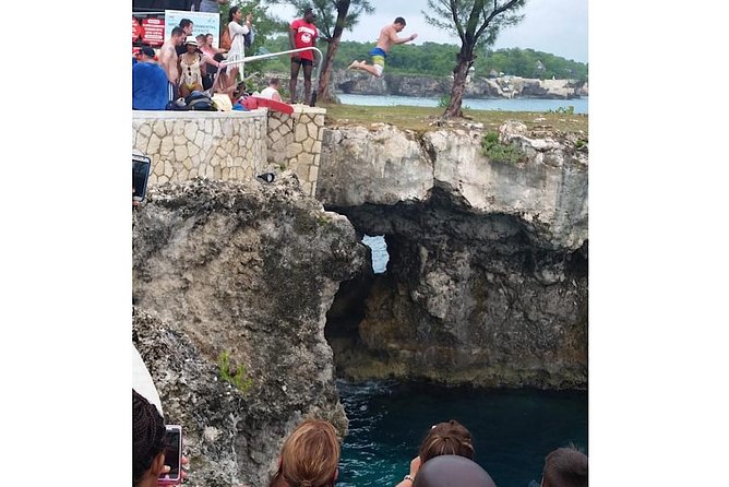 Negril Beach (Margaritaville) & Ricks Cafe Day Trip - Cultural Insights and Local Stops