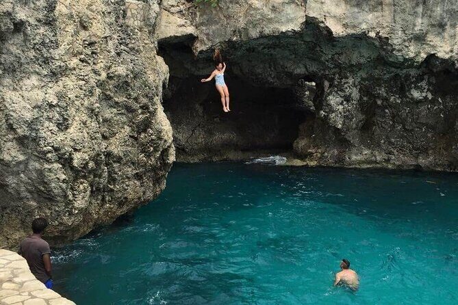 Negril Catamaran Morning Sail with Snorkeling & Pirates Cave - FAQ