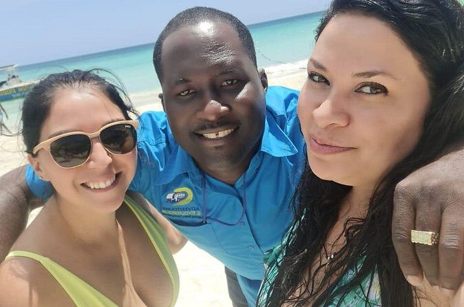 Negril Seven Mile beach, Catamaran Cruise ,Parasailing,with Sunset at Ricks Cafe - FAQ