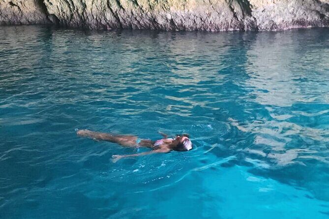 Negril Snorkel Lobster and Ricks Cafe Party - How This Tour Supports Authentic Jamaican Culture