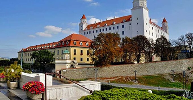 Neighboring in Bratislava: Full-Day Tour From Budapest - Tips for a Great Experience