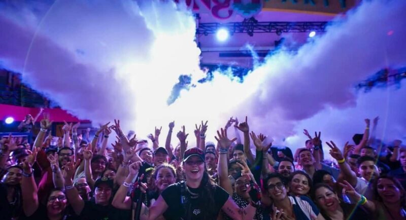 Neon Glow night Beach Party Premium - Key Points