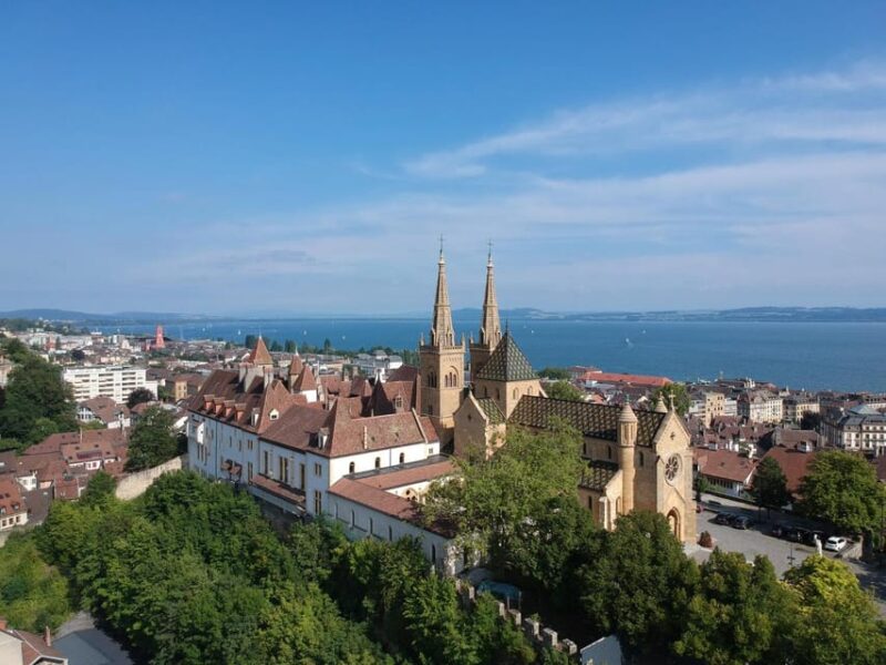 Neuchâtel: Express Walk With a Local in 60 Minutes - Lakeside Charm and Scenic Beauty
