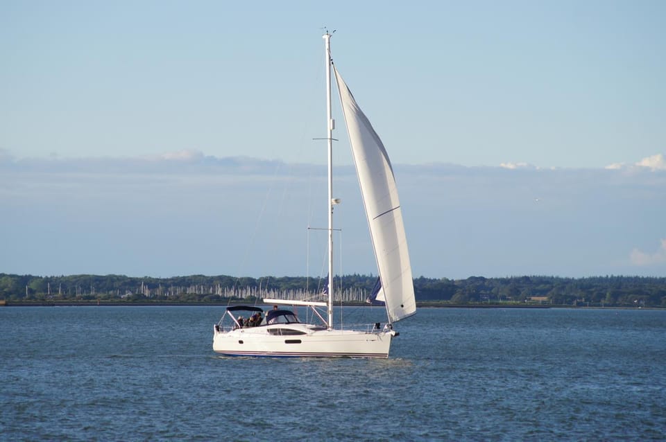 New Forest: Sail with Lunch or Dinner from Lymington - FAQ  