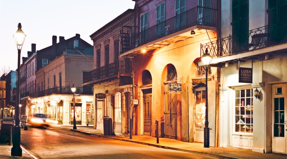 New Orleans: 2-Hour Ghosts & Vampires Walking Tour - Enjoy 2-for-1 Hurricane Drinks Before Tour