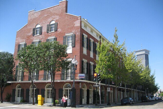 New Orleans Arts District Gallery Tour with Champagne - The Itinerary Breakdown: What to Expect