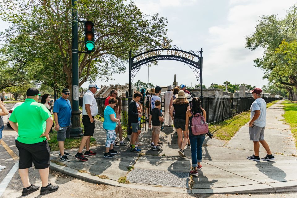 New Orleans: Cemetery Tour - Voodoo and the Cities of the Dead